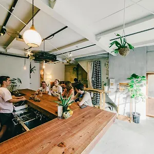 hippo-hostel.hotels-osaka.net/